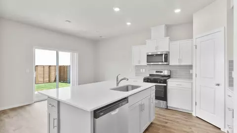 Kitchen - 20548 Button Brush Ave, Bend, OR 97702 photo 3 of 3