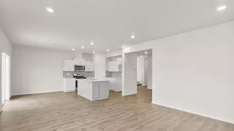 Living - 20548 Button Brush Ave, Bend, OR 97702 photo 3 of 4