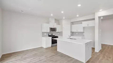 Kitchen - 20548 Button Brush Ave, Bend, OR 97702 photo 1 of 3