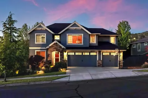 3637 Camina Dr, Medford, OR 97504