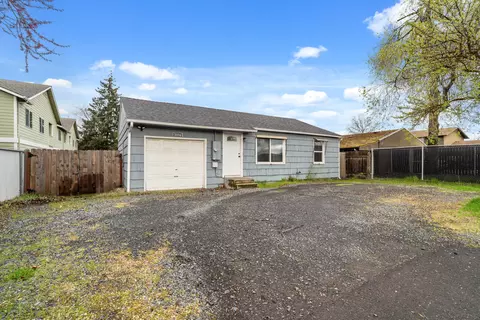 2156 Table Rock Rd, Medford, OR 97501
