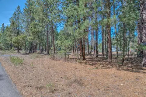 1909 Hackett Dr, La Pine, OR 97739 photo 2