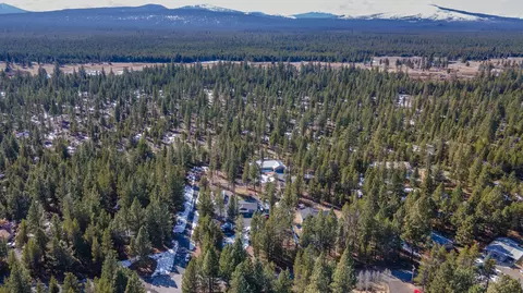 1909 Hackett Dr, La Pine, OR 97739 photo 3