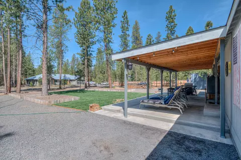 1909 Hackett Dr, La Pine, OR 97739 photo 5