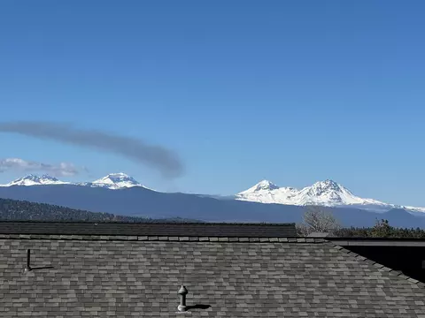 View/Area - 3903 NE Oakside Loop, Bend, OR 97701 photo 1 of 7