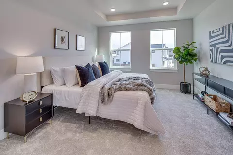 Bedroom - 3903 NE Oakside Loop, Bend, OR 97701 photo 1 of 2