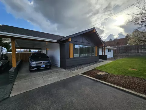731 NW Midland Ave, Grants Pass, OR 97526