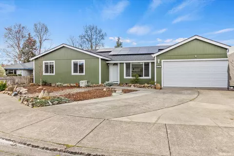 2537 Bel Abbes Ave, Medford, OR 97504