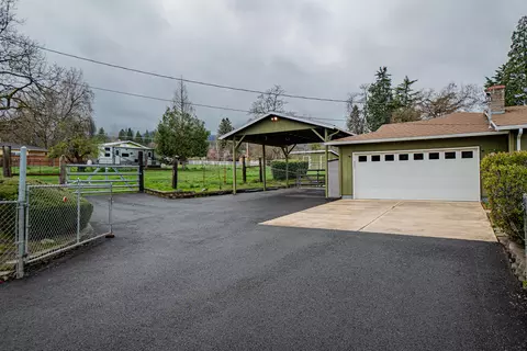 7480 Wagner Creek Rd, Talent, OR 97540