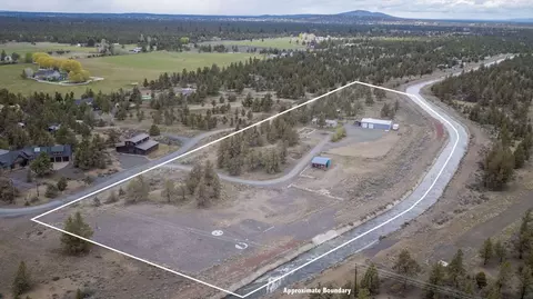 63636 Pioneer Loop, Bend, OR 97701 photo 3