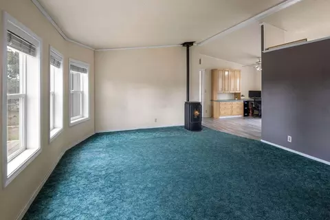 63636 Pioneer Loop, Bend, OR 97701 photo 8