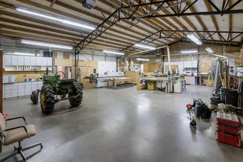 63636 Pioneer Loop, Bend, OR 97701 photo 22