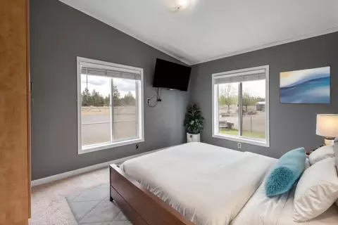 63636 Pioneer Loop, Bend, OR 97701 photo 17