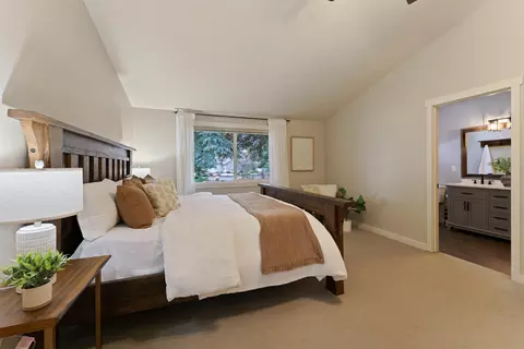 Bedroom - 61270 Victory Loop, Bend, OR 97702 photo 3 of 6