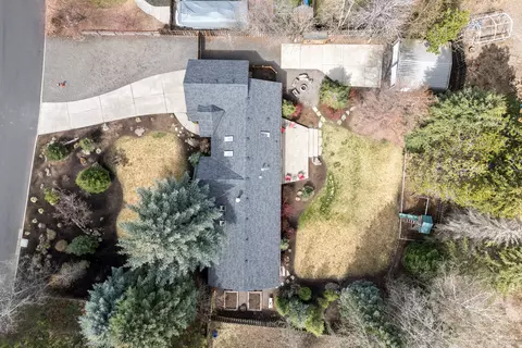 View/Area - 61270 Victory Loop, Bend, OR 97702 photo 2 of 4