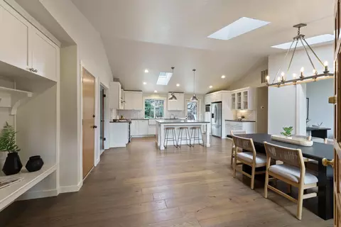 Entry Way - 61270 Victory Loop, Bend, OR 97702 photo 1 of 1