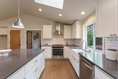 Kitchen - 61270 Victory Loop, Bend, OR 97702 photo 4 of 6