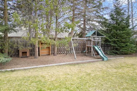 Exterior - 61270 Victory Loop, Bend, OR 97702 photo 14 of 18