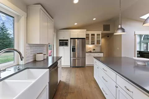 Kitchen - 61270 Victory Loop, Bend, OR 97702 photo 6 of 6
