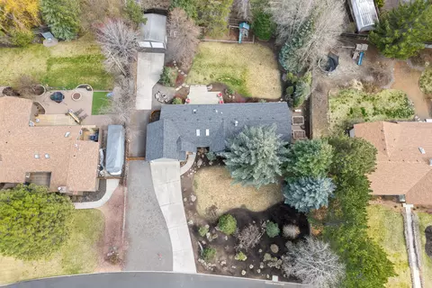 View/Area - 61270 Victory Loop, Bend, OR 97702 photo 3 of 4