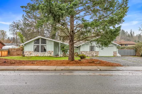 1151 SE Grandview Ave, Grants Pass, OR 97527