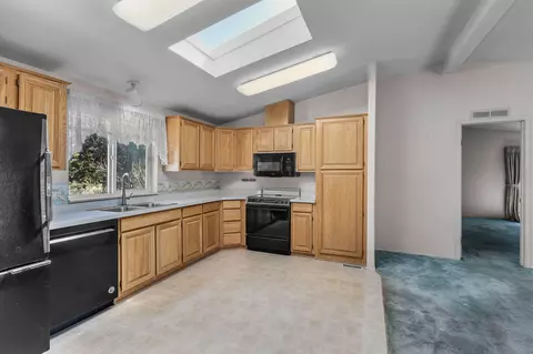 21241 Dove Ln, Bend, OR 97702 photo 14