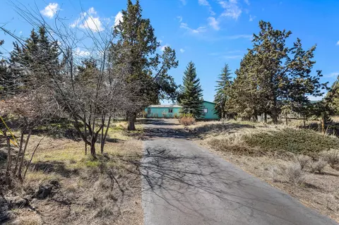 21241 Dove Ln, Bend, OR 97702 photo 2