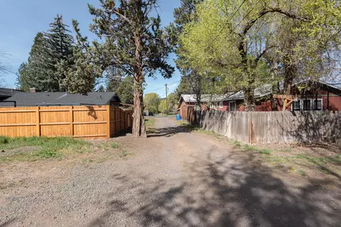 642 NE Seward Ave, Bend, OR 97701 photo 4