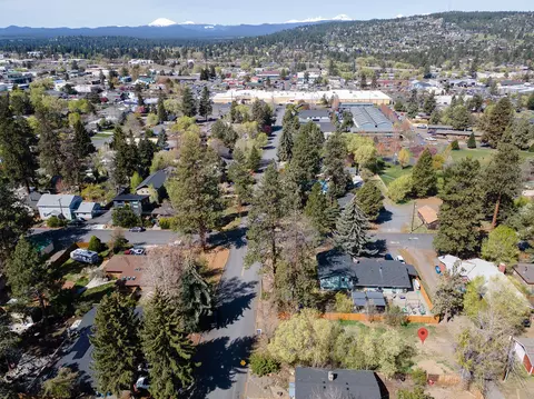 642 NE Seward Ave, Bend, OR 97701 photo 12
