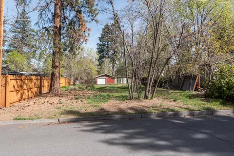 642 NE Seward Ave, Bend, OR 97701