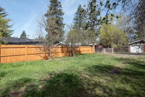 642 NE Seward Ave, Bend, OR 97701 photo 7