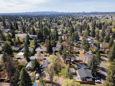 642 NE Seward Ave, Bend, OR 97701 photo 13