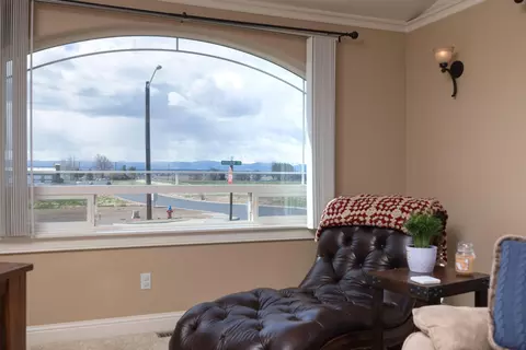 Living - 200 Ridgeview Dr, Culver, OR 97734 photo 1 of 3