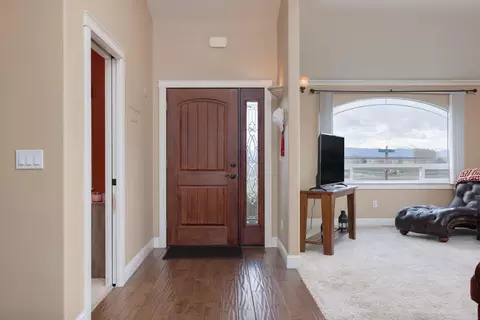 Entry Way - 200 Ridgeview Dr, Culver, OR 97734 photo 1 of 1