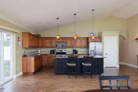 Kitchen - 200 Ridgeview Dr, Culver, OR 97734 photo 2 of 3