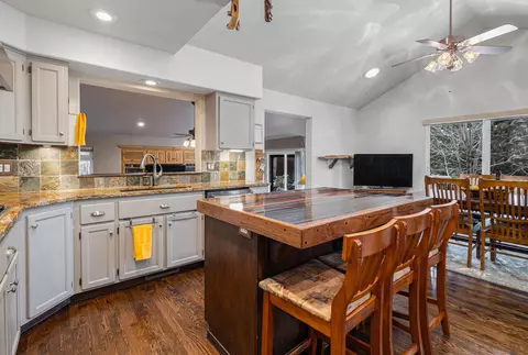 Kitchen - 20905 Clear View Ct, Bend, OR 97702 photo 1 of 3