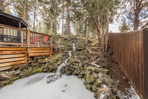 Exterior - 20905 Clear View Ct, Bend, OR 97702 photo 12 of 14