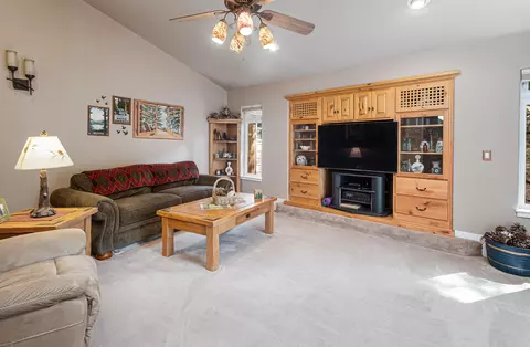 Living - 20905 Clear View Ct, Bend, OR 97702 photo 4 of 6