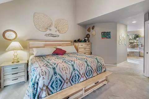 Bedroom - 20905 Clear View Ct, Bend, OR 97702 photo 1 of 4