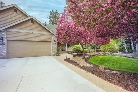 Exterior - 20905 Clear View Ct, Bend, OR 97702 photo 4 of 14
