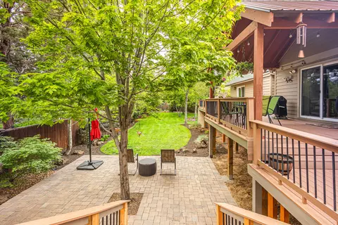 Exterior - 20905 Clear View Ct, Bend, OR 97702 photo 13 of 14