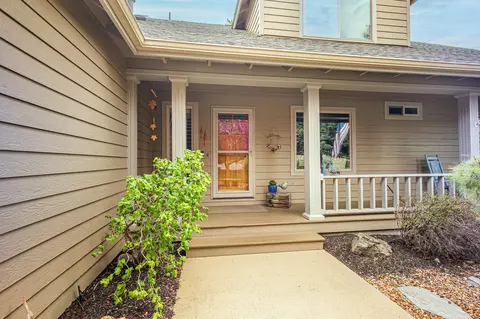 Exterior - 20905 Clear View Ct, Bend, OR 97702 photo 2 of 14