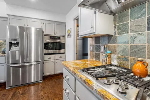 Kitchen - 20905 Clear View Ct, Bend, OR 97702 photo 3 of 3