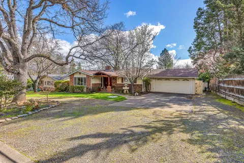 872 Beswick Way, Ashland, OR 97520