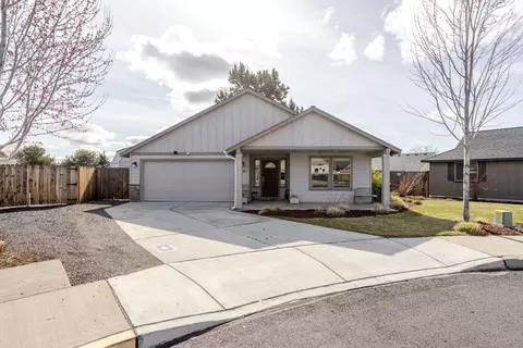 2040 NW Kilnwood Pl, Redmond, OR 97756