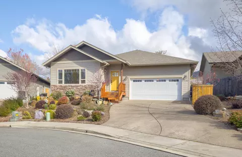 1190 NE Cottage Ln, Grants Pass, OR 97526