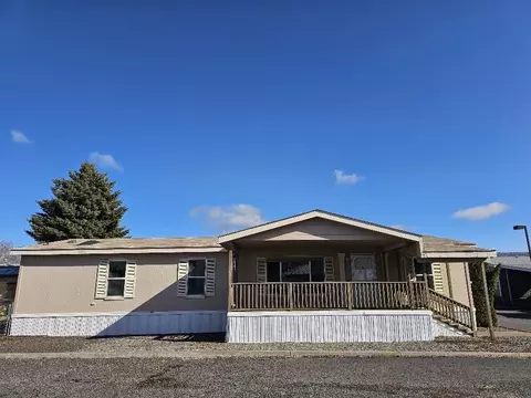 4200 Summers Ln UNIT 60, Klamath Falls, OR 97603