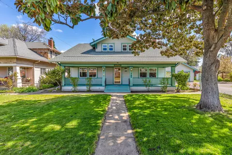 705 Park Ave, Medford, OR 97501