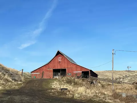 21064 Edwards Rd, Condon, OR 97823