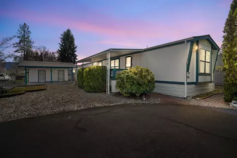 2325 NW Highland Ave #30, Grants Pass, OR 97526